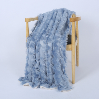 New Design Professional Jacquard Throw Blanket Thick Sherpa Custom Pv Fleece Winter Blanket supplier